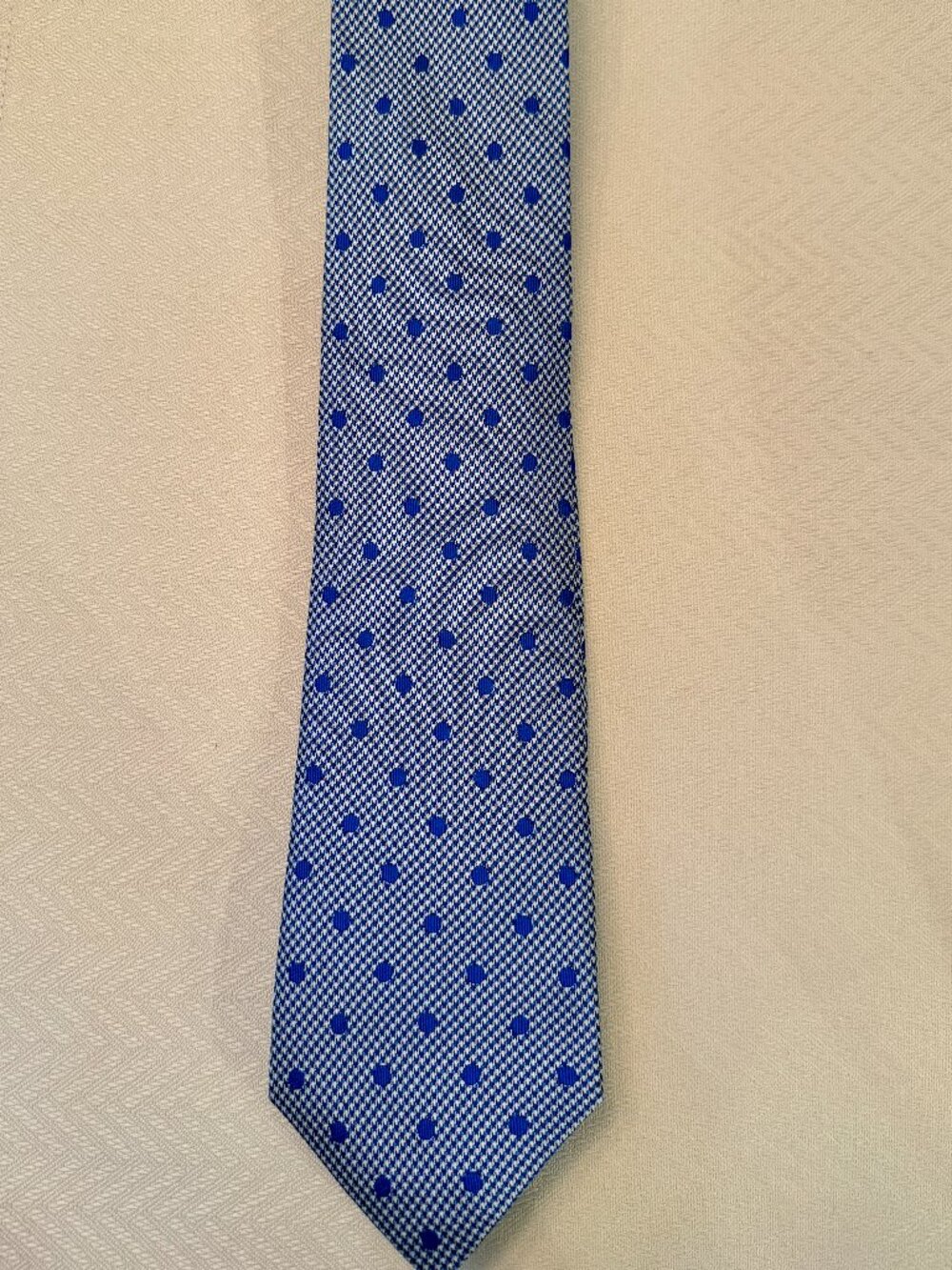 Charles Tyrwhitt Men’s Silk Tie – Light Blue – 100% Silk – Made in London
